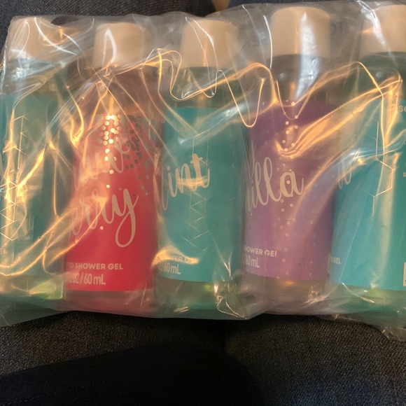 Shower Gel Mint Strawberry Very Vanilla great stocking stuffers or gift basket - Picture 3 of 3